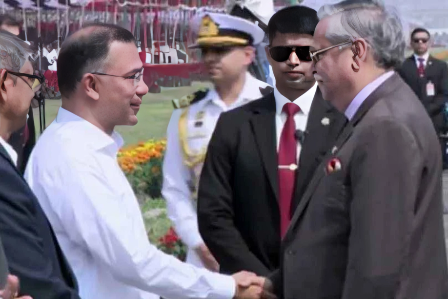 জাতীয় কুচকাওয়াজে যোগ দিলেন রাষ্ট্রপতি ও প্রধানমন্ত্রী