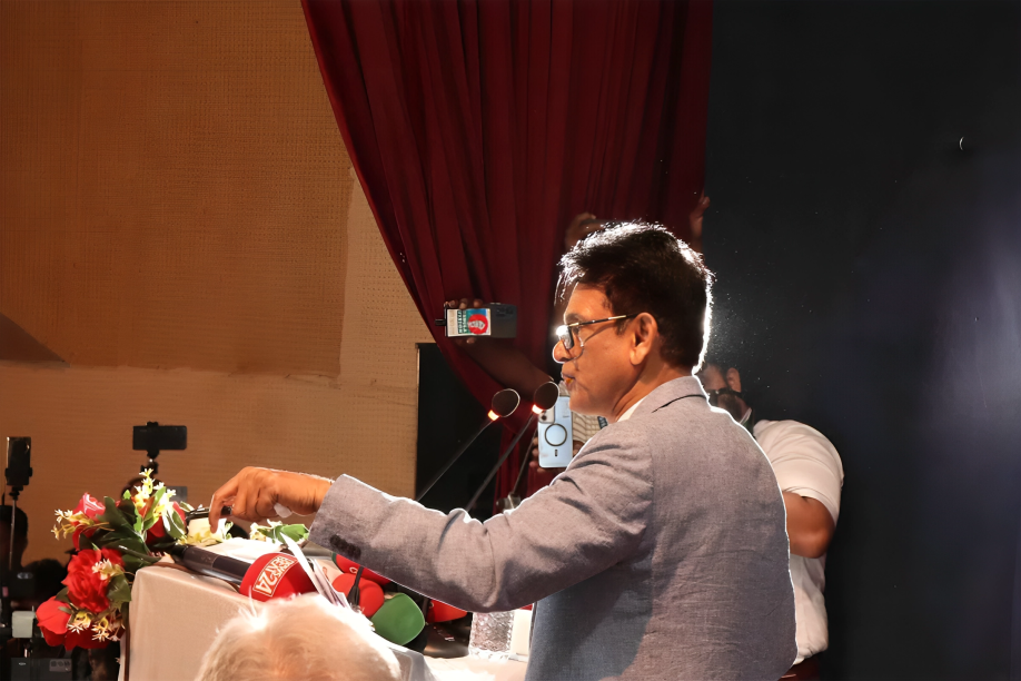 ইংলিশ মিডিয়াম স্কুলে অতিরিক্ত ফি, উদ্বেগ প্রকাশ শিক্ষামন্ত্রীর