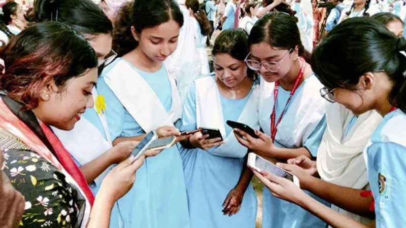 এইচএসসি ও সমমানের পরীক্ষার ফল প্রকাশ আজ বেলা ১১টায়