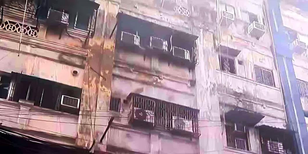 কলকাতার হোটেলে ভয়াবহ আগুন, নিহত ৯; সবাই বাংলাদেশি