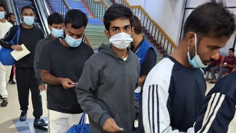 লিবিয়া থেকে দেশে ফিরলেন আরও ১৭৪ বাংলাদেশি