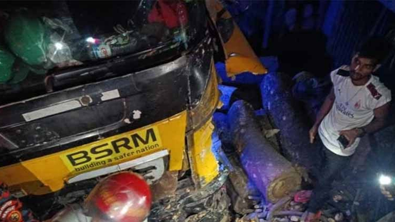সীতাকুণ্ডে লরির চাপায় শিশুসহ নিহত ৫, আহত কয়েকজন