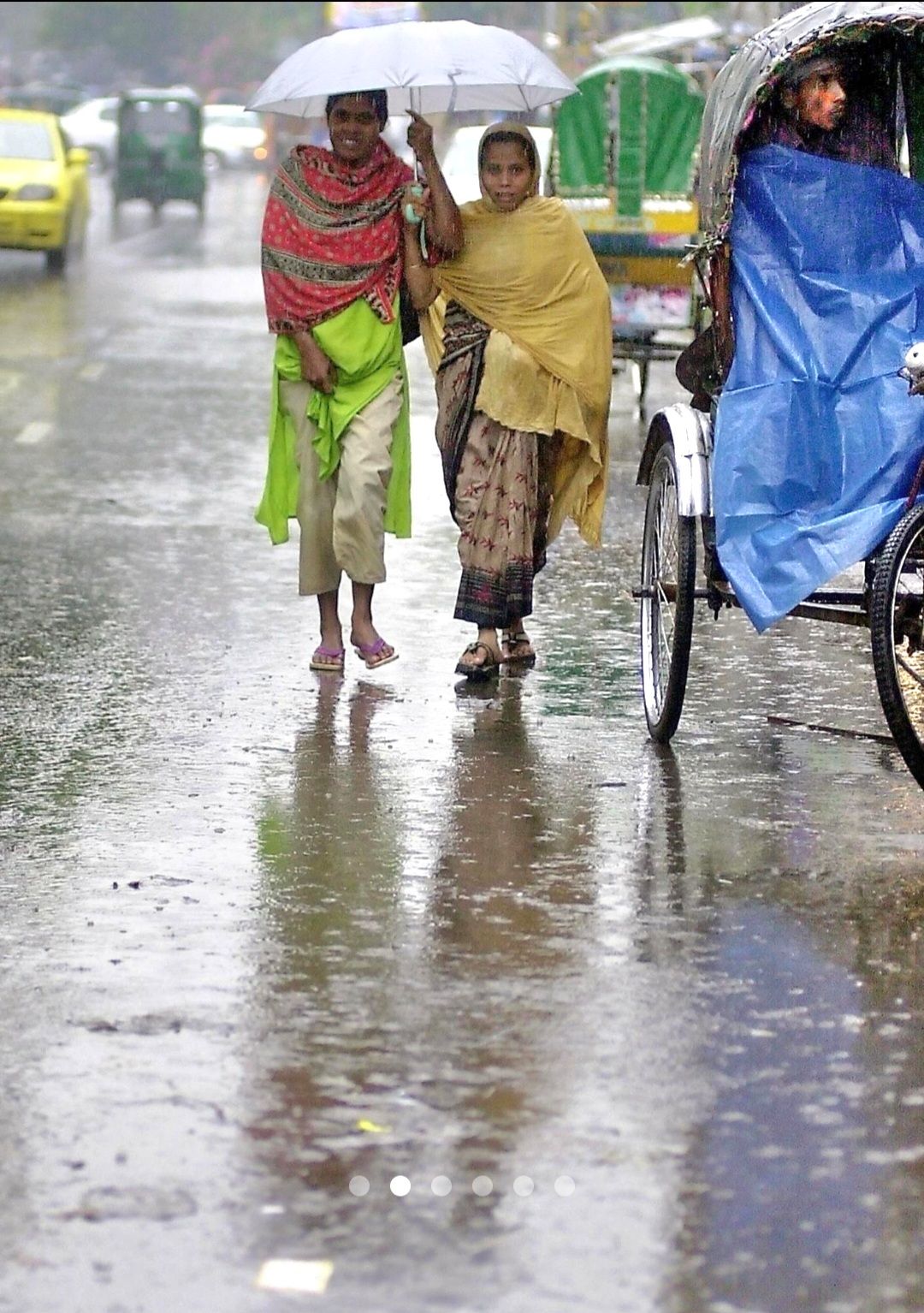 ঢাকাসহ বিভিন্ন স্থানে দমকা হাওয়া ও বজ্রসহ বৃষ্টির সম্ভাবনা