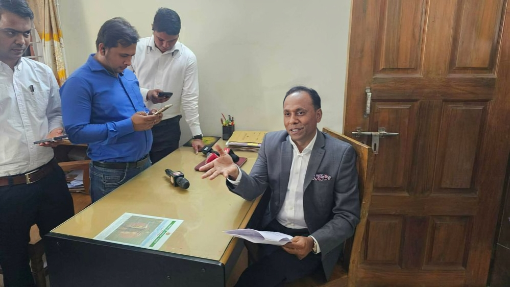 তালাবদ্ধ ভূমি অফিস, তিন কর্মকর্তা বদলি