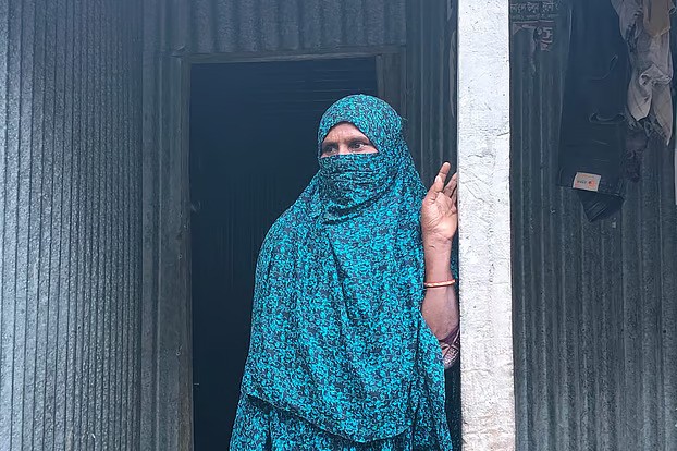 ফ্যামিলি কার্ডের কথা বলে টিপসই নিয়ে