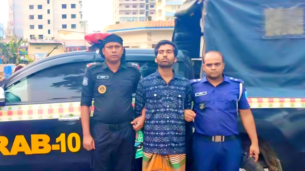 ফরিদপুরে তিন খুনের ঘটনায় অভিযুক্ত গ্রেফতার