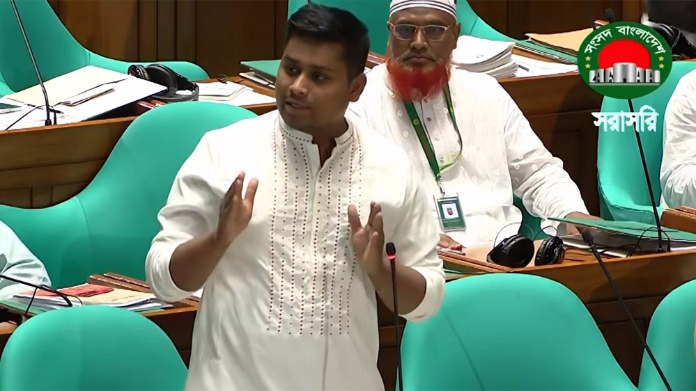 ‘আমি ভিক্ষা চাই’—সংসদে আবেগঘন বক্তব্য