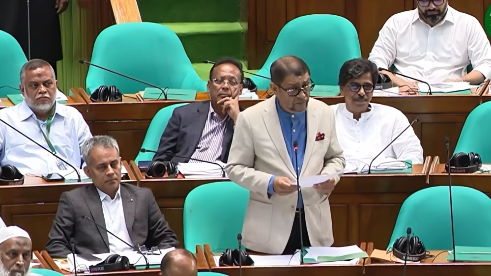 বাবরের সঙ্গে প্রধানমন্ত্রীর তুলনা, সংসদে আলোচনার ঝড়