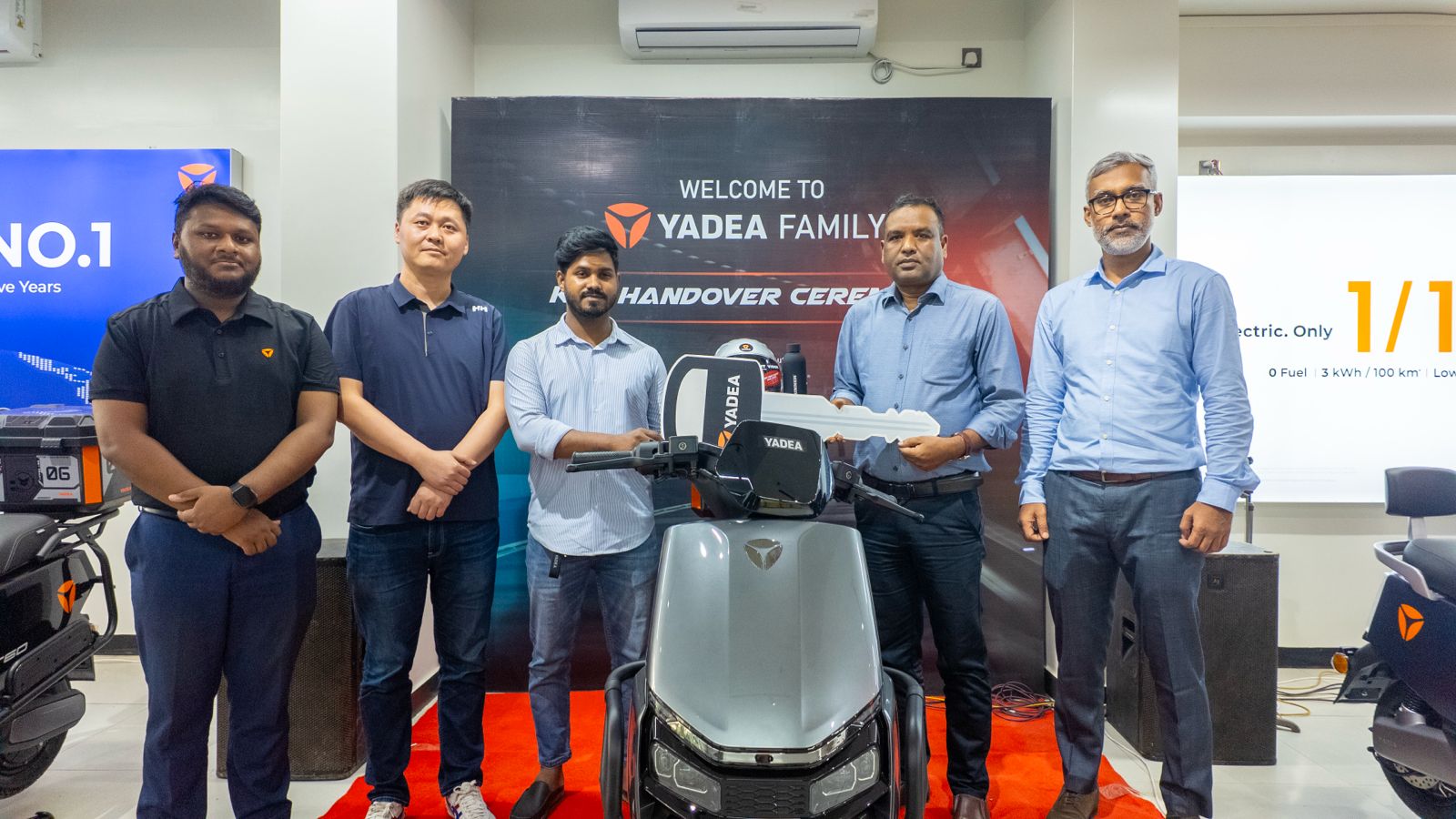 ইয়াদিয়া GT60 ও E8S200 ইলেকট্রিক স্কুটারের আনুষ্ঠানিক হ্যান্ডওভার সম্পন্ন