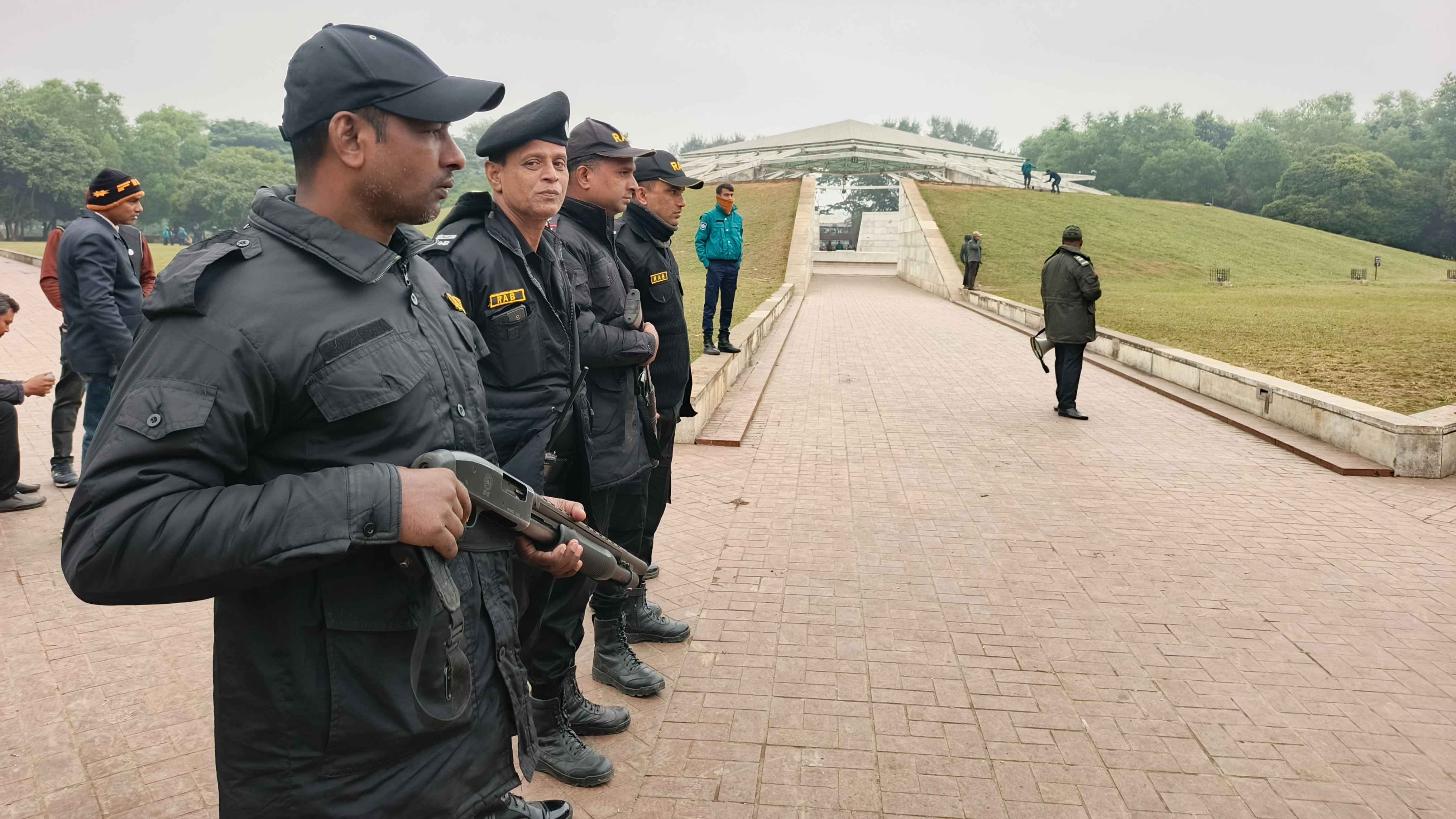 জিয়া উদ্যান এলাকায় নিরাপত্তা জোরদার