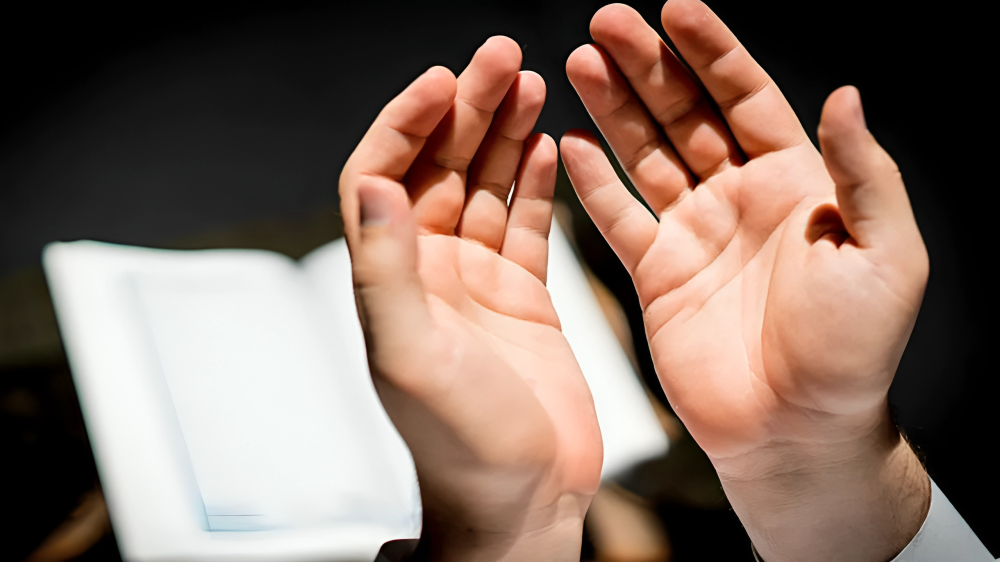 লাইলাতুল কদরের মহিমান্বিত রাত আজ