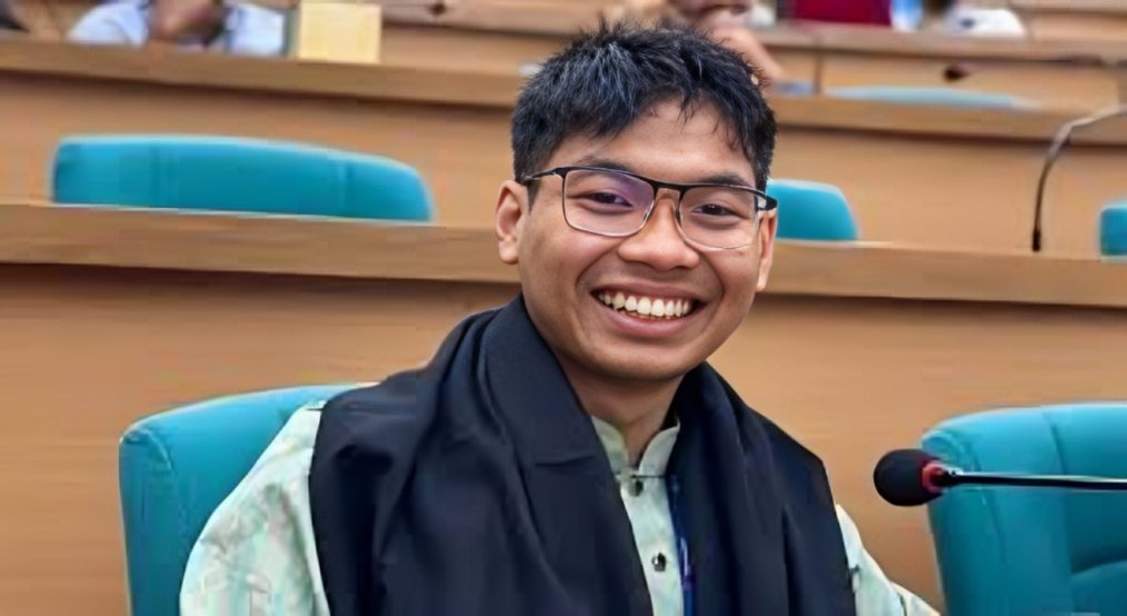 ডাকসু সদস্য সর্বমিত্র চাকমার পদত্যাগের ঘোষণা