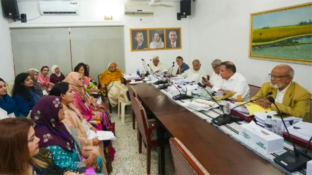 গভীর রাতেও গুলশান কার্যালয়ে ব্যস্ত তারেক রহমান