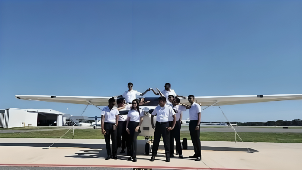 মেধাবী শিক্ষার্থীদের পাইলট হওয়ার সুযোগ দিচ্ছে ইউএস-বাংলা