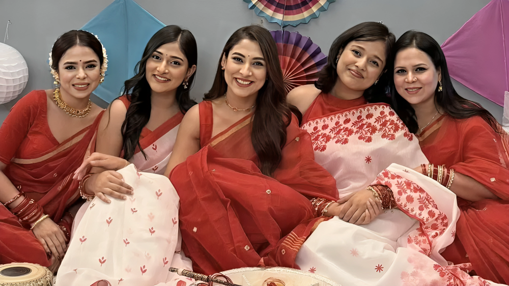 বৈশাখী সাজে মুগ্ধতা ছড়ালেন মেহজাবীন