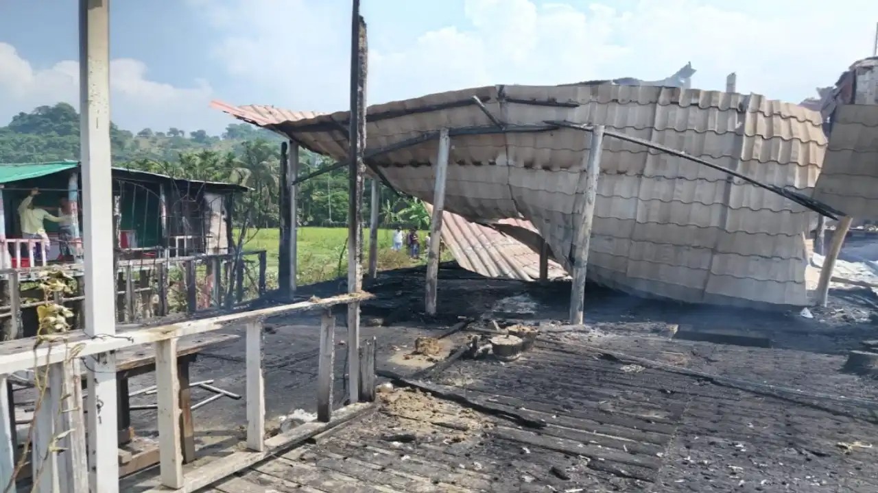 ইনানী টুপটুপ রিসোর্টে আগুনে নিহত বেড়ে ৬, দগ্ধ ৩