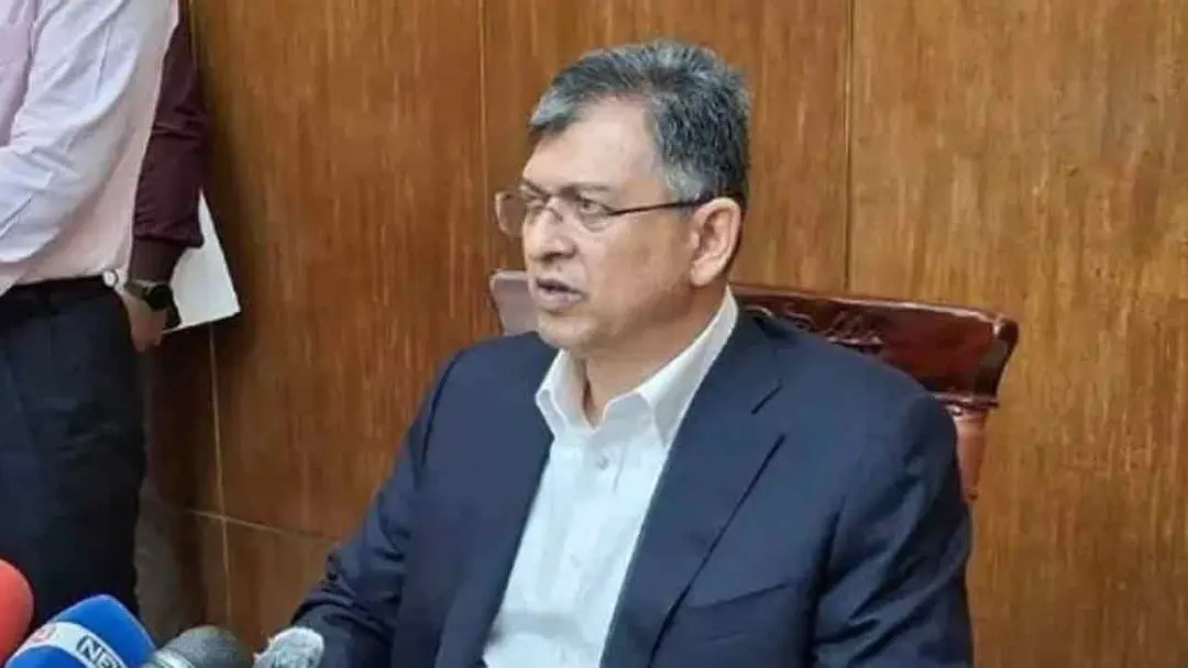 সালমানের স্টুডিও ভাঙচুর: জমি নিয়ে বিরোধ, তদন্তের কথা জানালেন স্বরাষ্ট্রমন্ত্রী