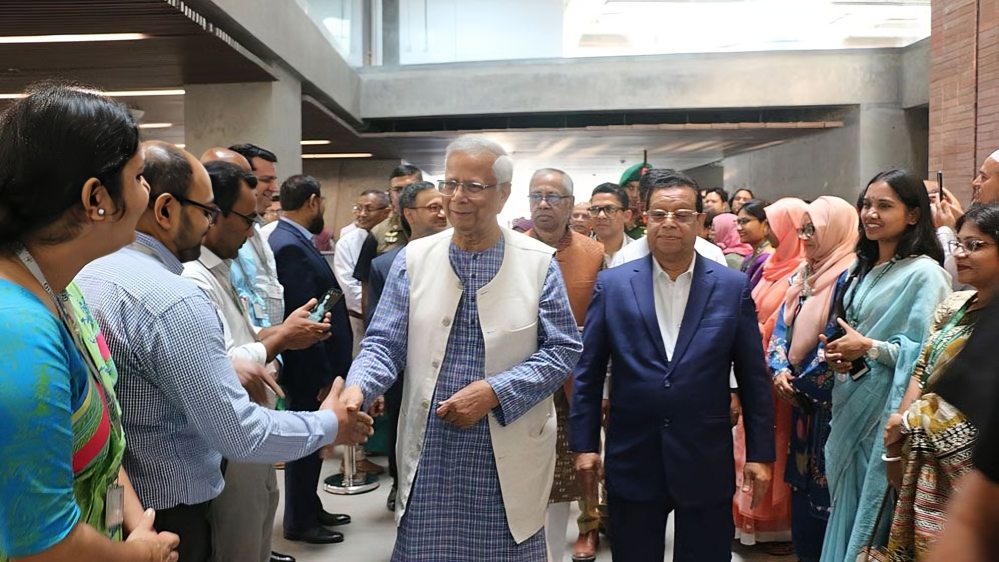 ইউনূসের ভিভিআইপি মর্যাদা থাকছে এক বছর